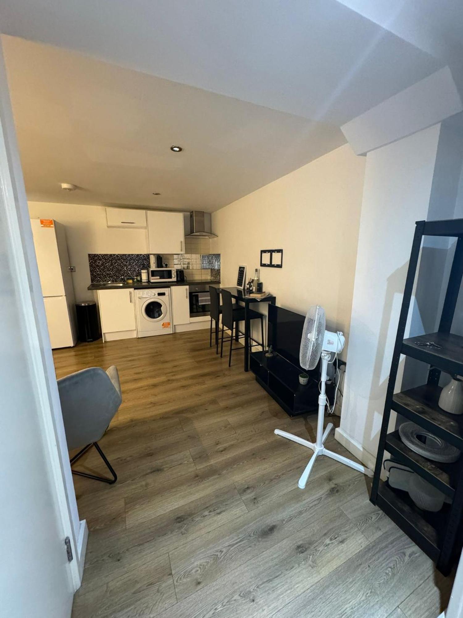 Cozy Two Bedroom Apartment Sleeps 6 Near Camden Market Hw10 لندن المظهر الخارجي الصورة